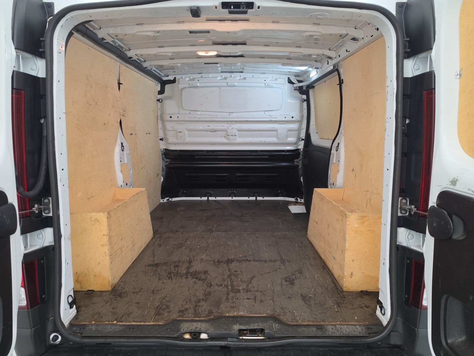 Vente en ligne Renault Trafic 3 Fourgon TRAFIC FGN L1H1 3000 KG BLUE DCI 130 au prix de 22 490 €