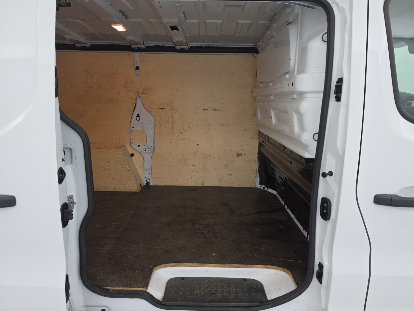 Vente en ligne Renault Trafic 3 Fourgon TRAFIC FGN L1H1 3000 KG BLUE DCI 130 au prix de 22 490 €