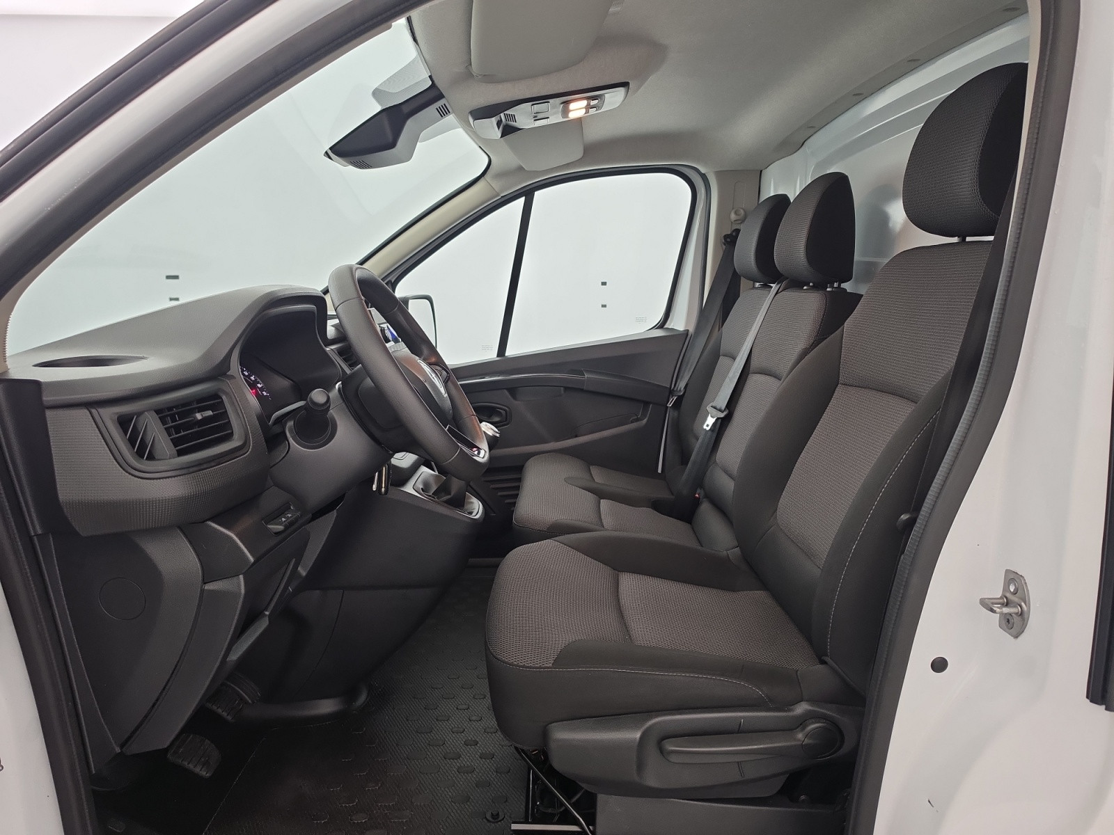 Vente en ligne Renault Trafic 3 Fourgon TRAFIC FGN L1H1 3000 KG BLUE DCI 130 au prix de 22 490 €