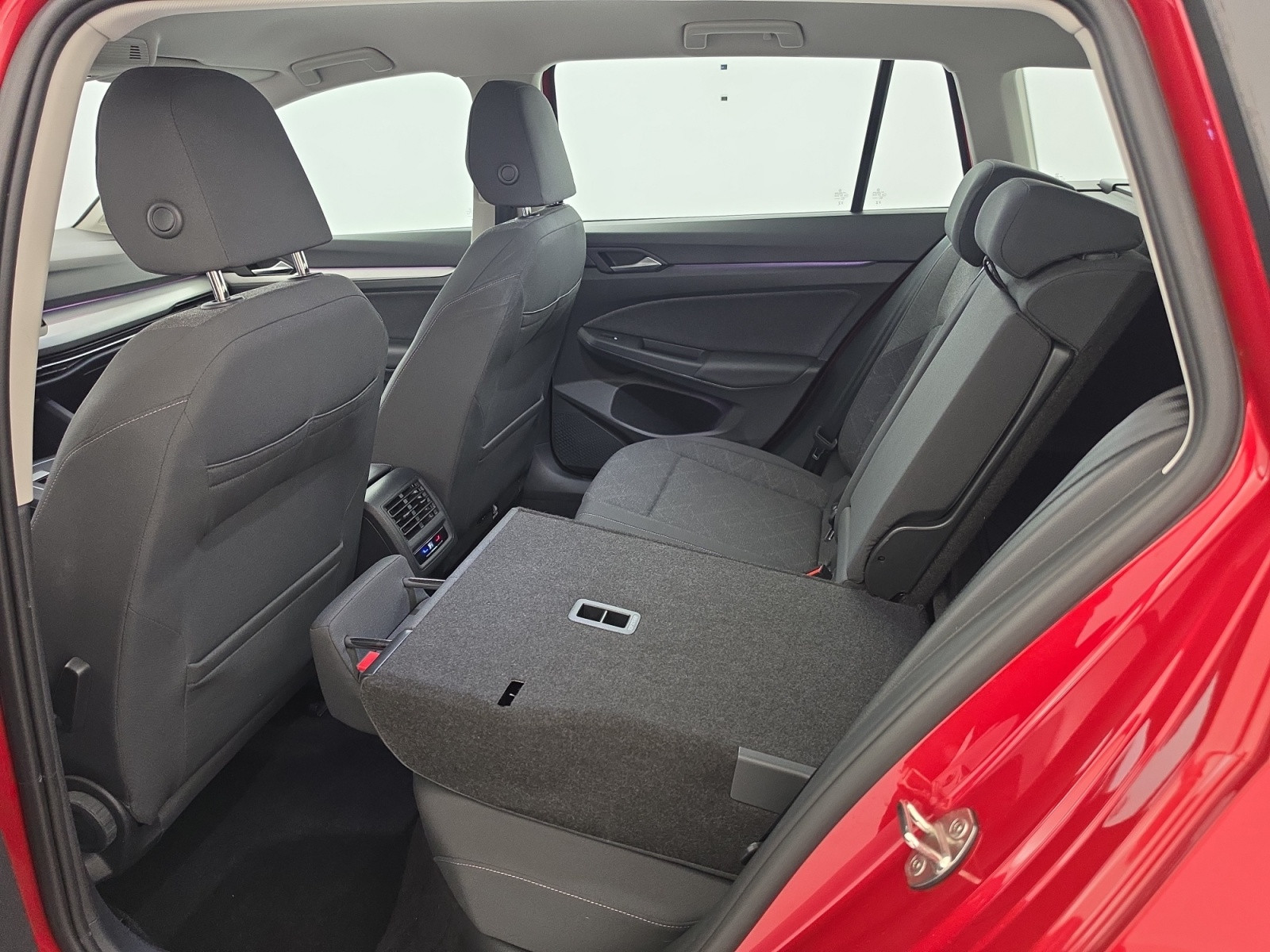 Vente en ligne Volkswagen Golf SW  1.5 eTSI OPF 130 DSG7 au prix de 23 900 €