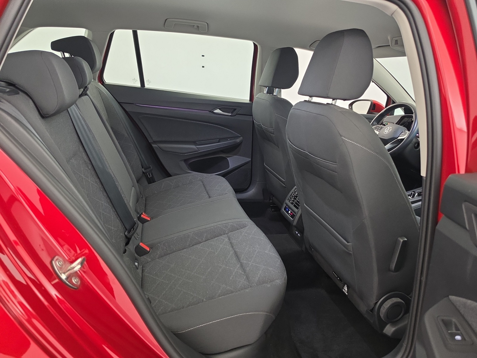 Vente en ligne Volkswagen Golf SW  1.5 eTSI OPF 130 DSG7 au prix de 23 900 €