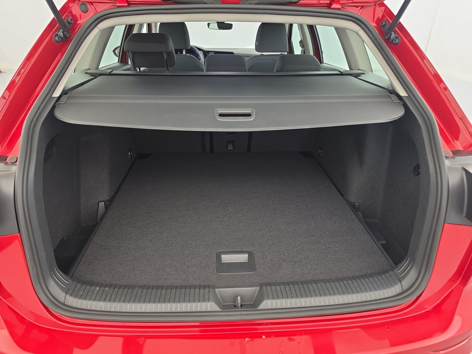 Vente en ligne Volkswagen Golf SW  1.5 eTSI OPF 130 DSG7 au prix de 23 900 €