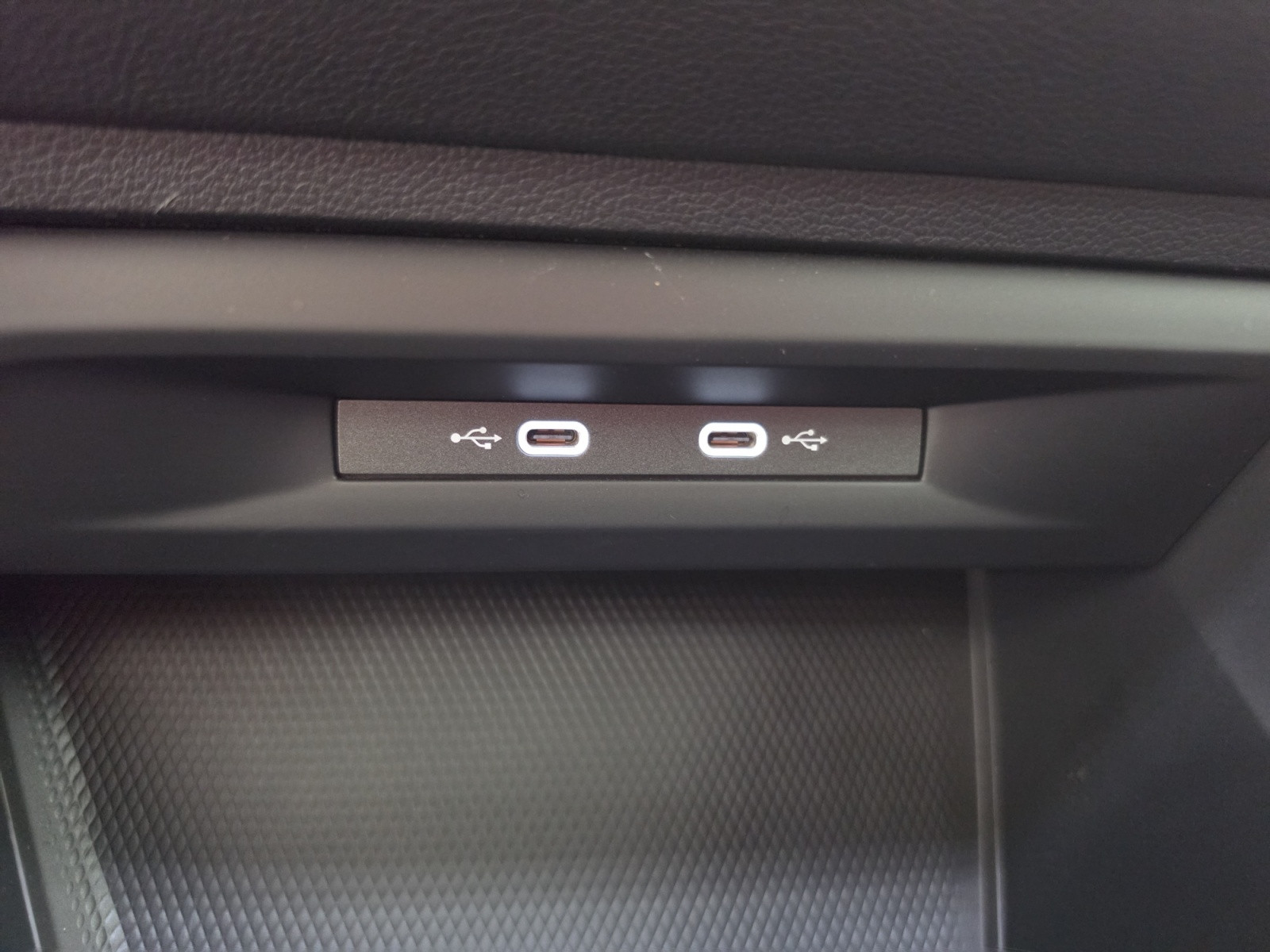 Vente en ligne Volkswagen Golf SW  1.5 eTSI OPF 130 DSG7 au prix de 23 900 €