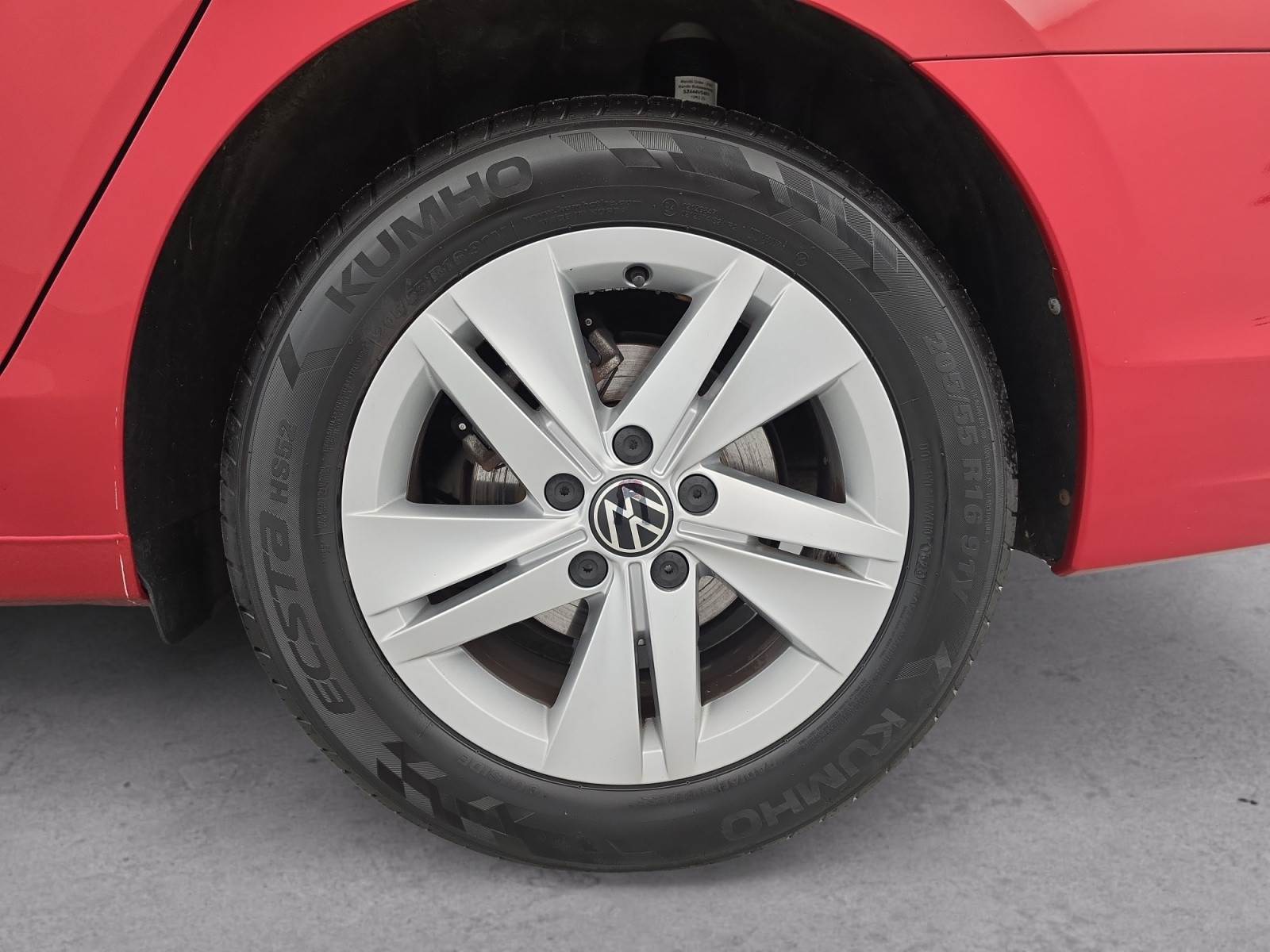 Vente en ligne Volkswagen Golf SW  1.5 eTSI OPF 130 DSG7 au prix de 23 900 €