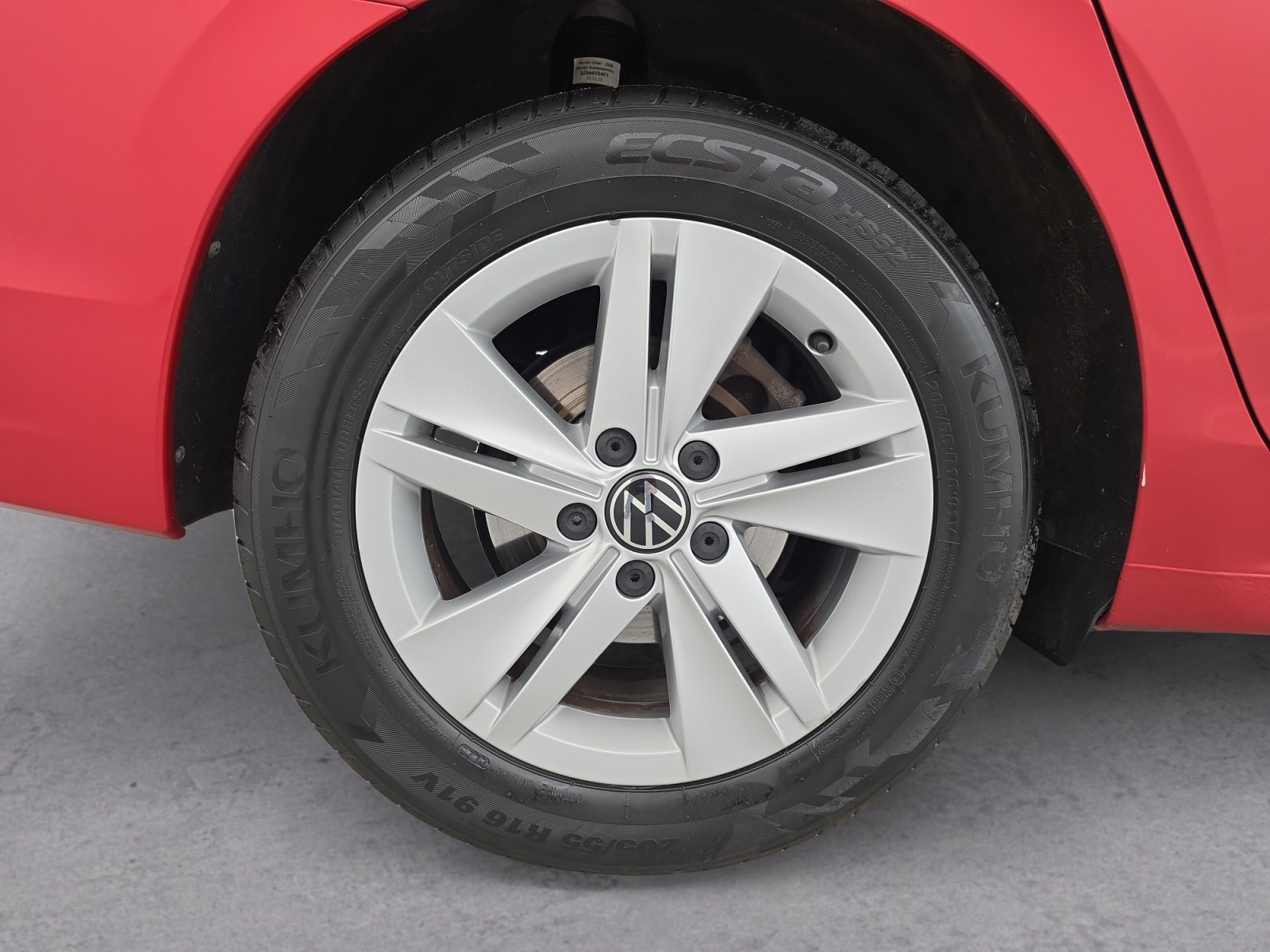 Vente en ligne Volkswagen Golf SW  1.5 eTSI OPF 130 DSG7 au prix de 23 900 €