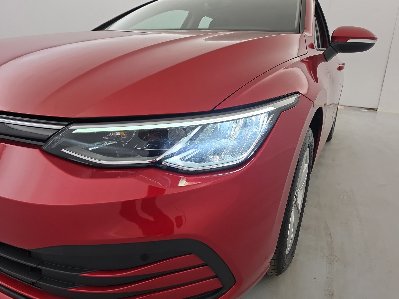 Vente en ligne Volkswagen Golf SW  1.5 eTSI OPF 130 DSG7 au prix de 23 900 €