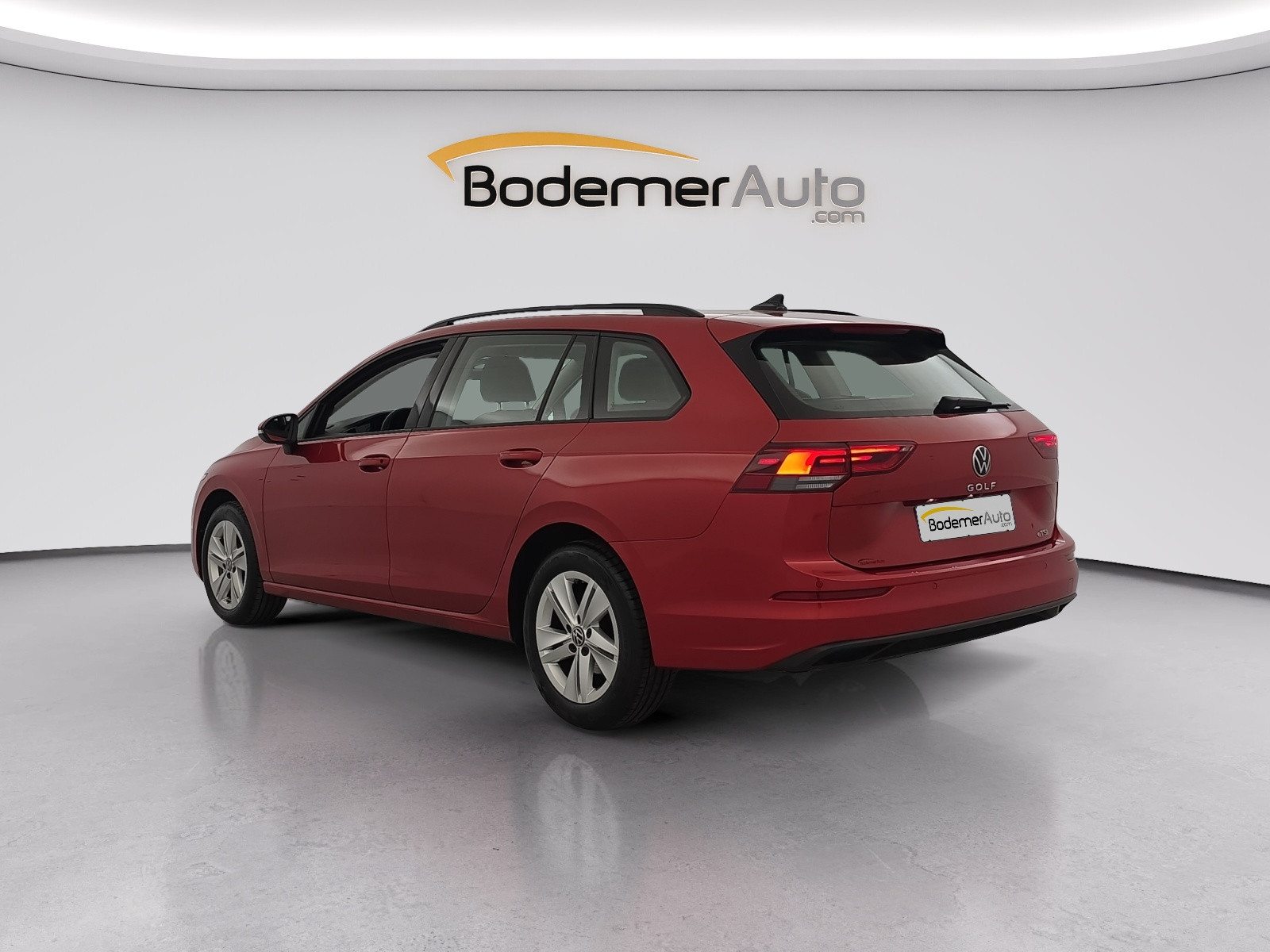 Vente en ligne Volkswagen Golf SW  1.5 eTSI OPF 130 DSG7 au prix de 23 900 €