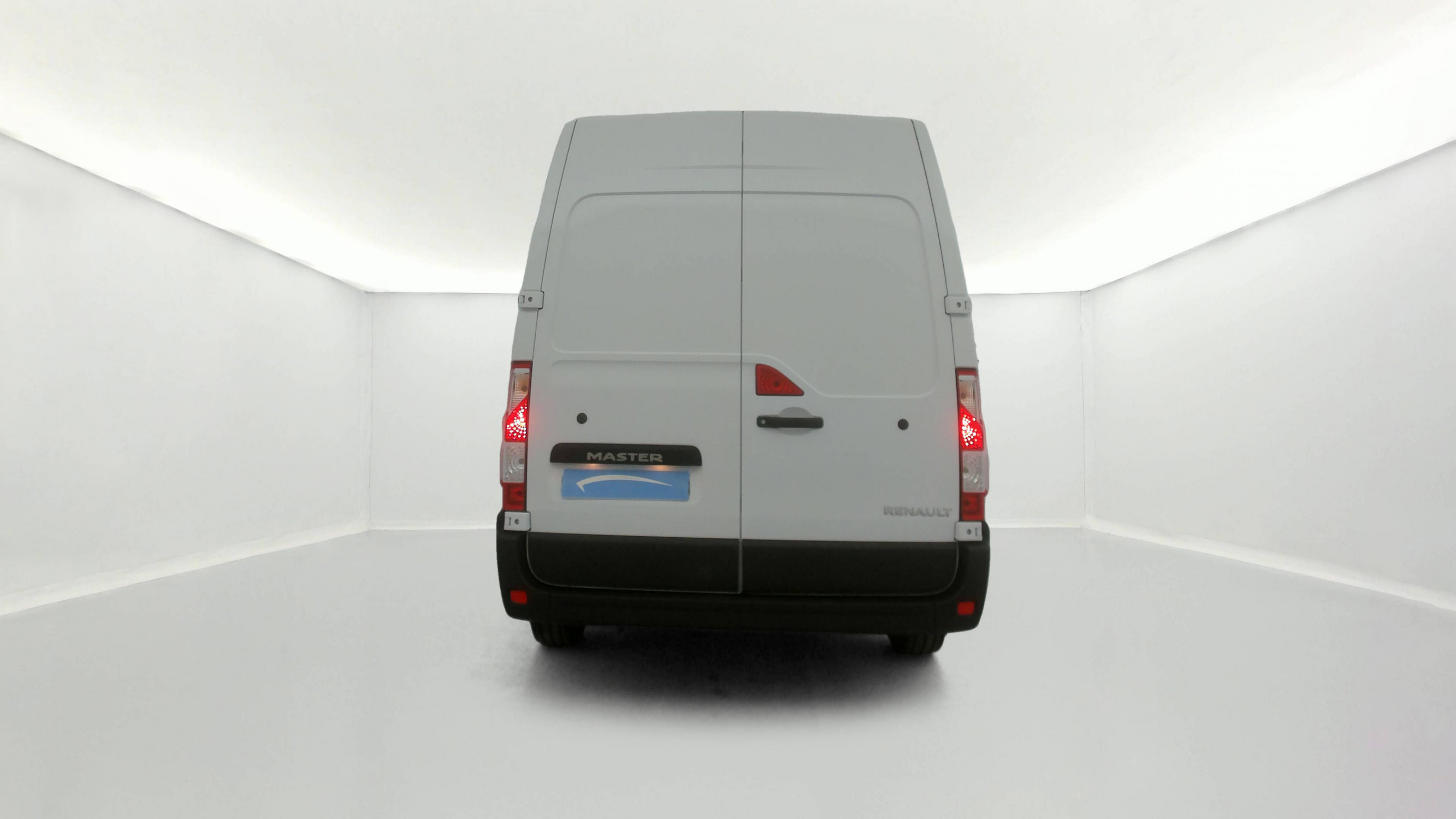 Vente en ligne Renault Master Fourgon MASTER FGN TRAC F3500 L2H2 BLUE DCI 135 au prix de 21 990 €