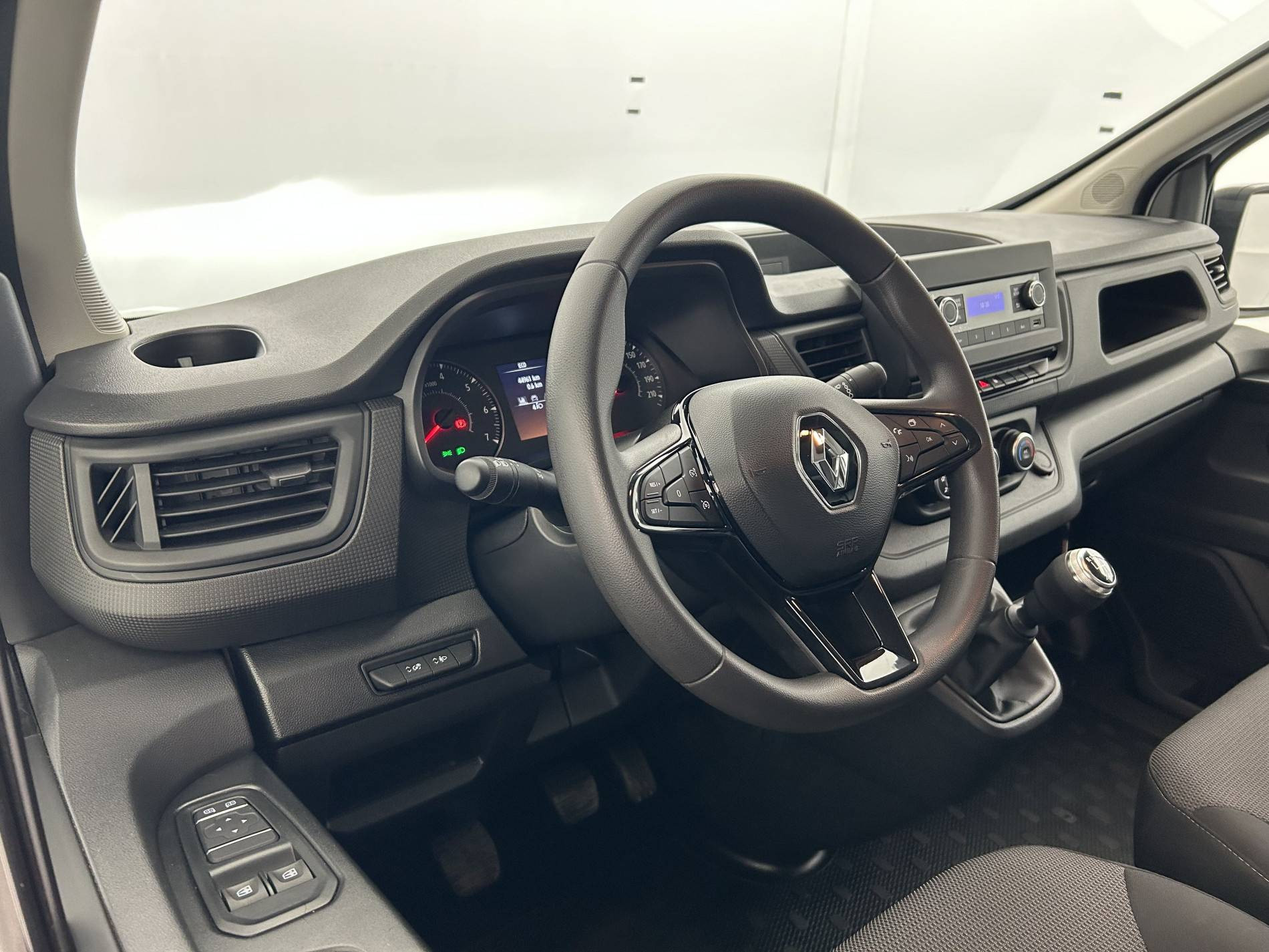 Vente en ligne Renault Trafic 3 Fourgon TRAFIC FG BLUE DCI 130 L1H1 3T GSR2 au prix de 20 990 €