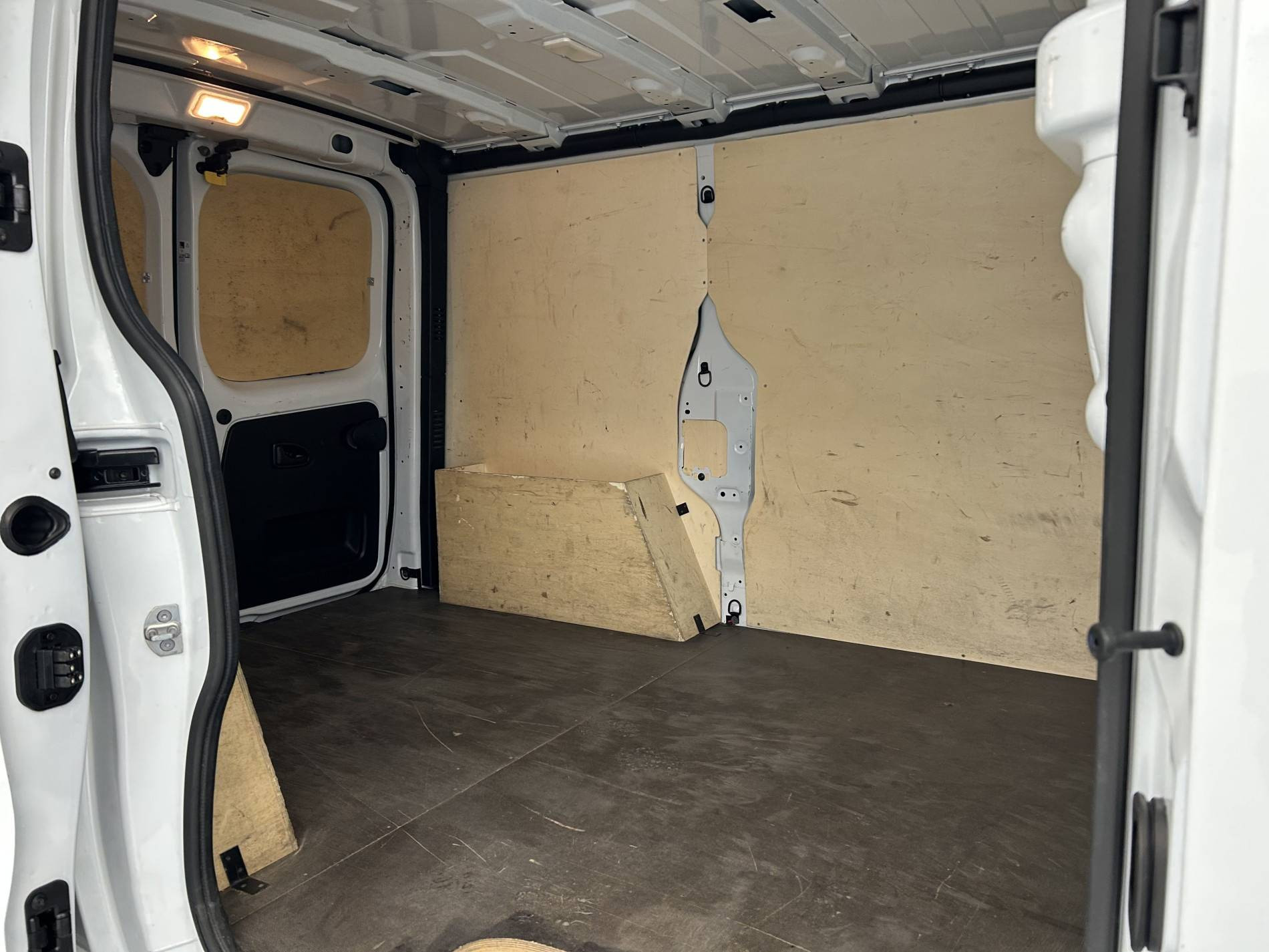 Vente en ligne Renault Trafic 3 Fourgon TRAFIC FG BLUE DCI 130 L1H1 3T GSR2 au prix de 20 990 €