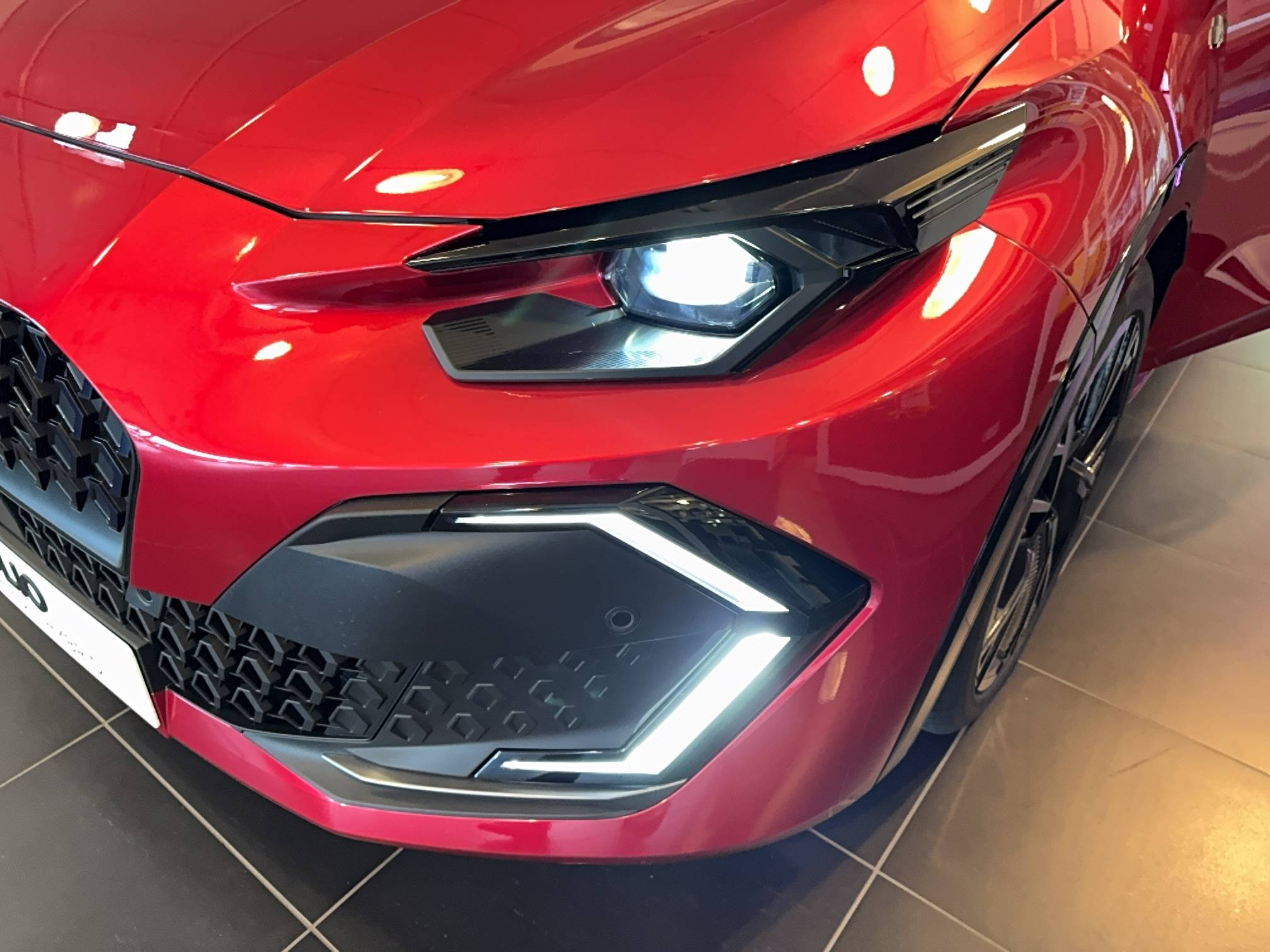 Vente en ligne Renault Clio 6 Clio E-Tech full hybrid 160 ch au prix de 28 290 €