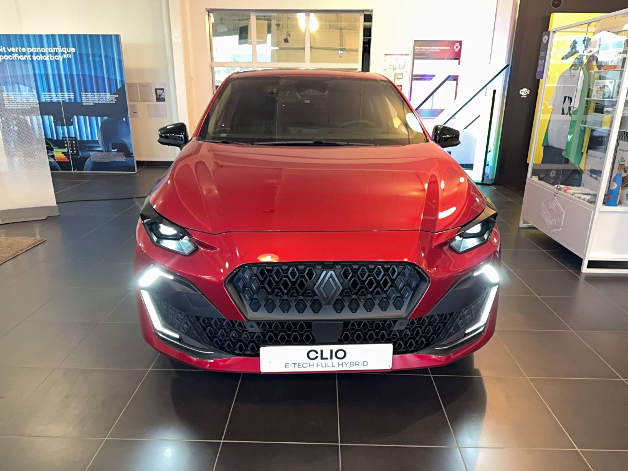 Vente en ligne Renault Clio 6 Clio E-Tech full hybrid 160 ch au prix de 28 290 €