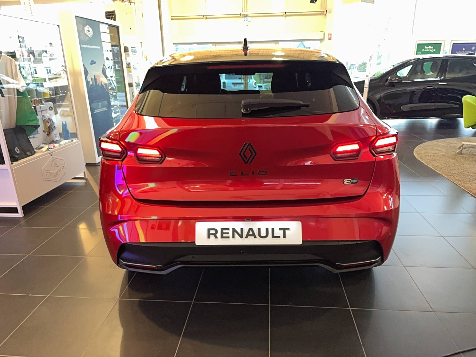 Vente en ligne Renault Clio 6 Clio E-Tech full hybrid 160 ch au prix de 28 290 €