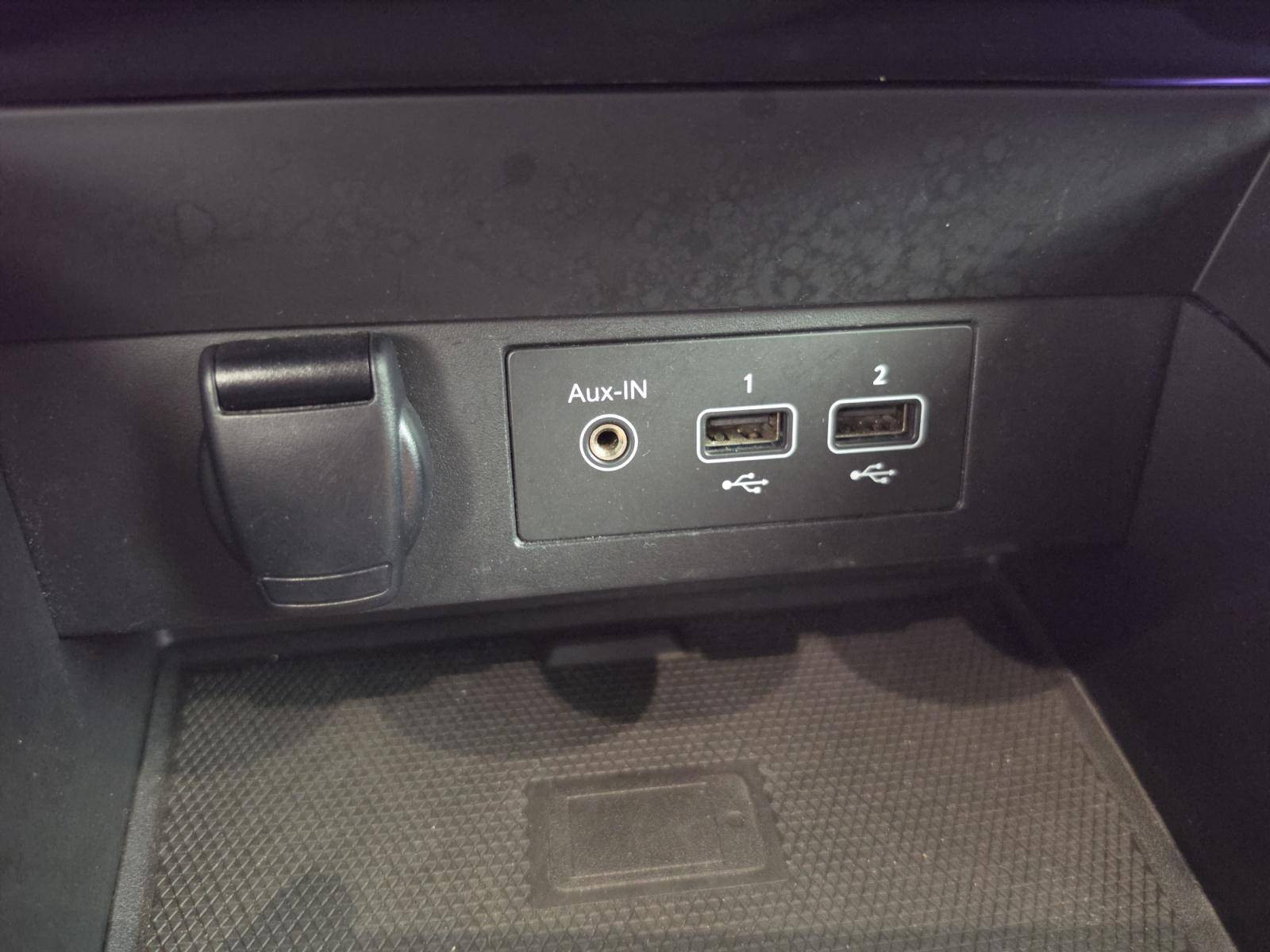 Vente en ligne Renault Clio 5 Clio E-Tech 140 - 21 au prix de 15 840 €