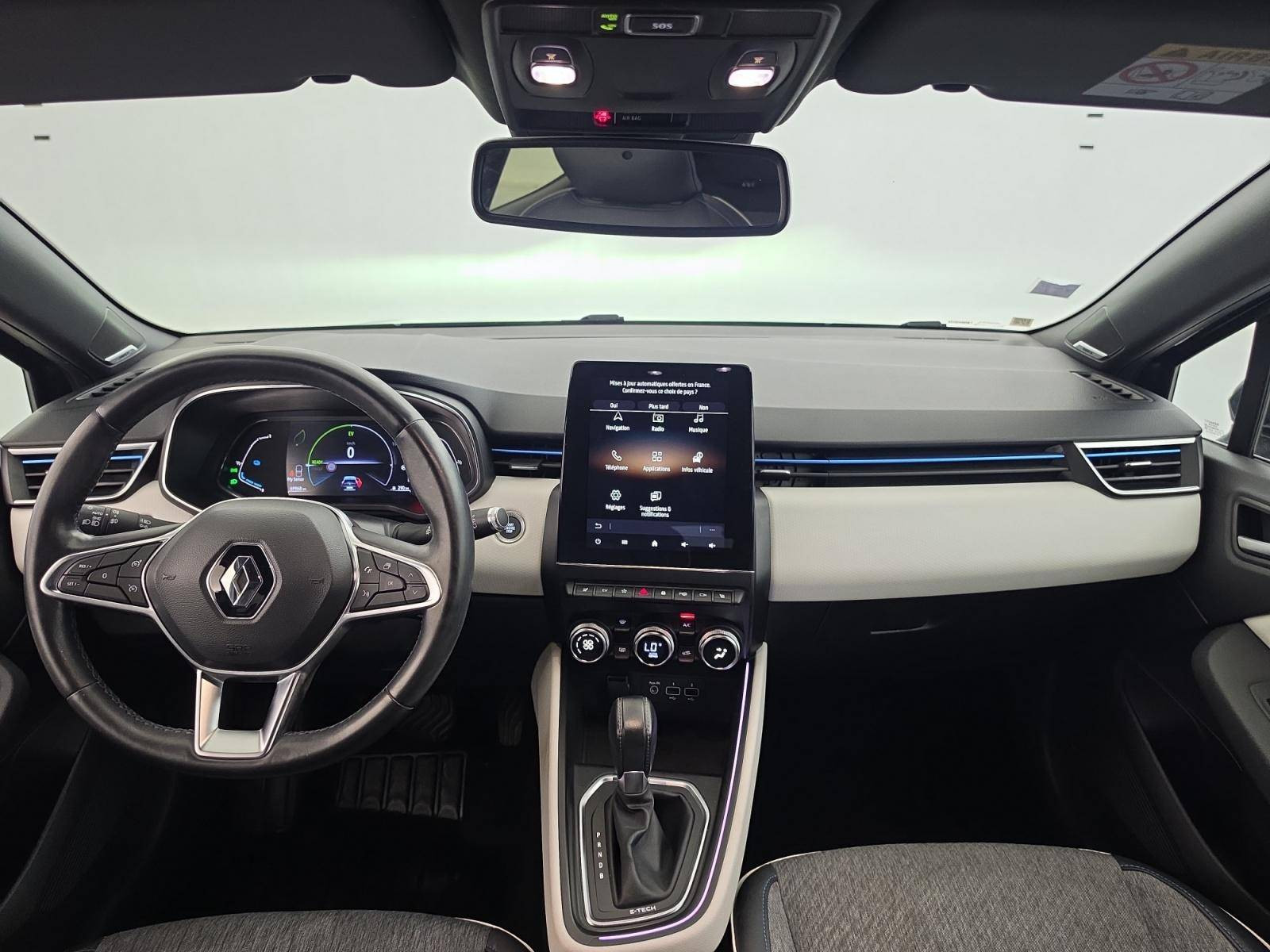 Vente en ligne Renault Clio 5 Clio E-Tech 140 - 21 au prix de 15 840 €
