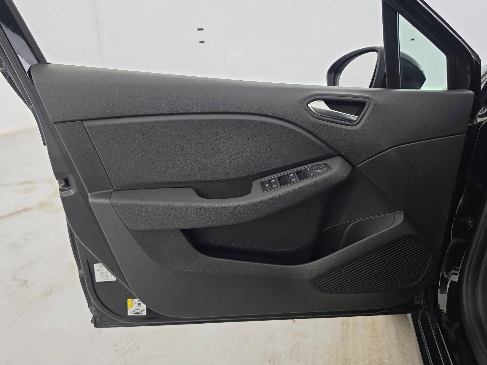 Vente en ligne Renault Clio 5 Clio E-Tech full hybrid 145 ch GSR2 au prix de 18 990 €