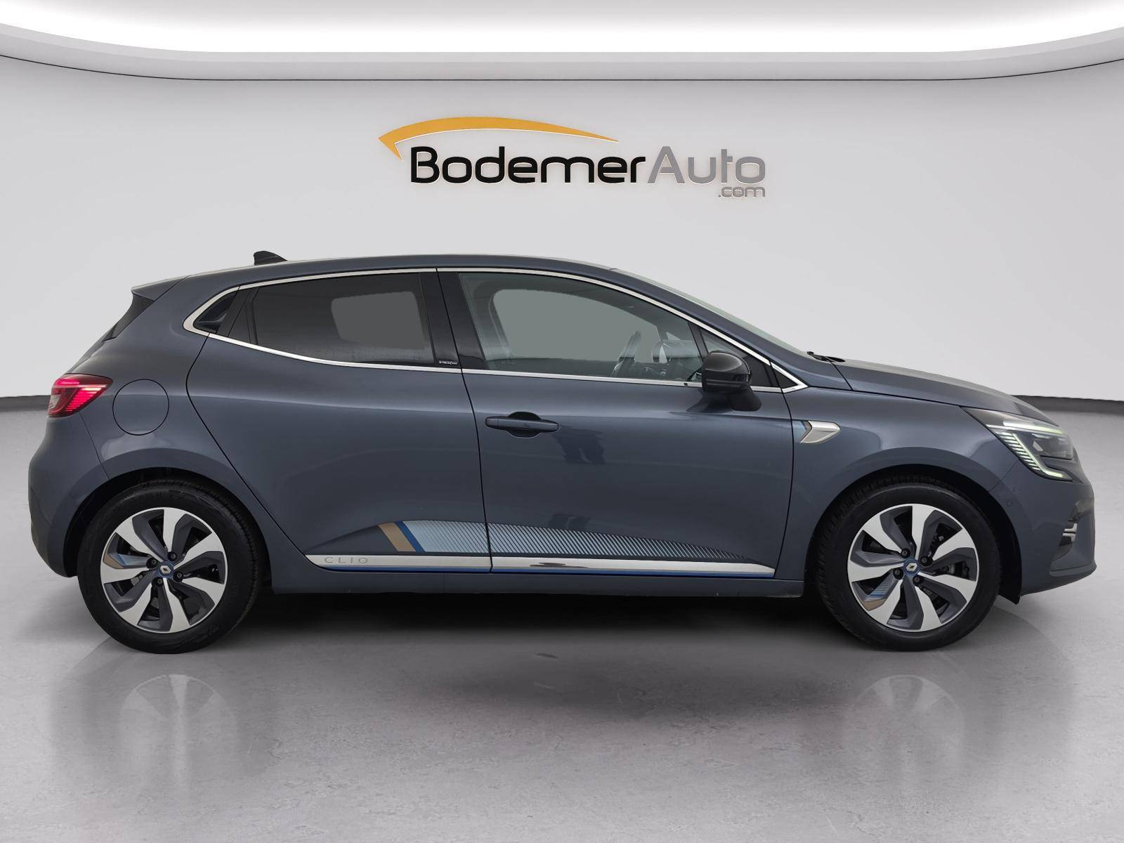 Vente en ligne Renault Clio 5 Clio E-Tech 140 - 21 au prix de 15 840 €