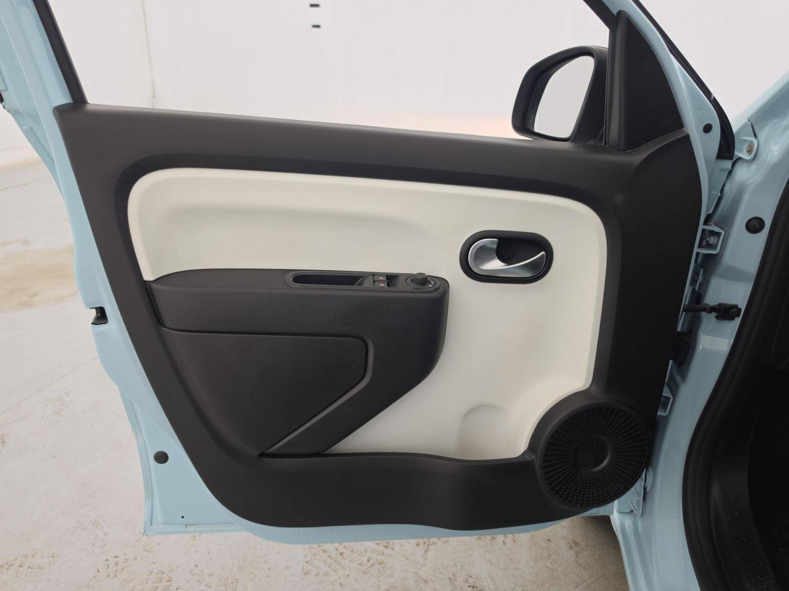 Vente en ligne Renault Twingo Electrique Twingo III E-Tech au prix de 11 990 €