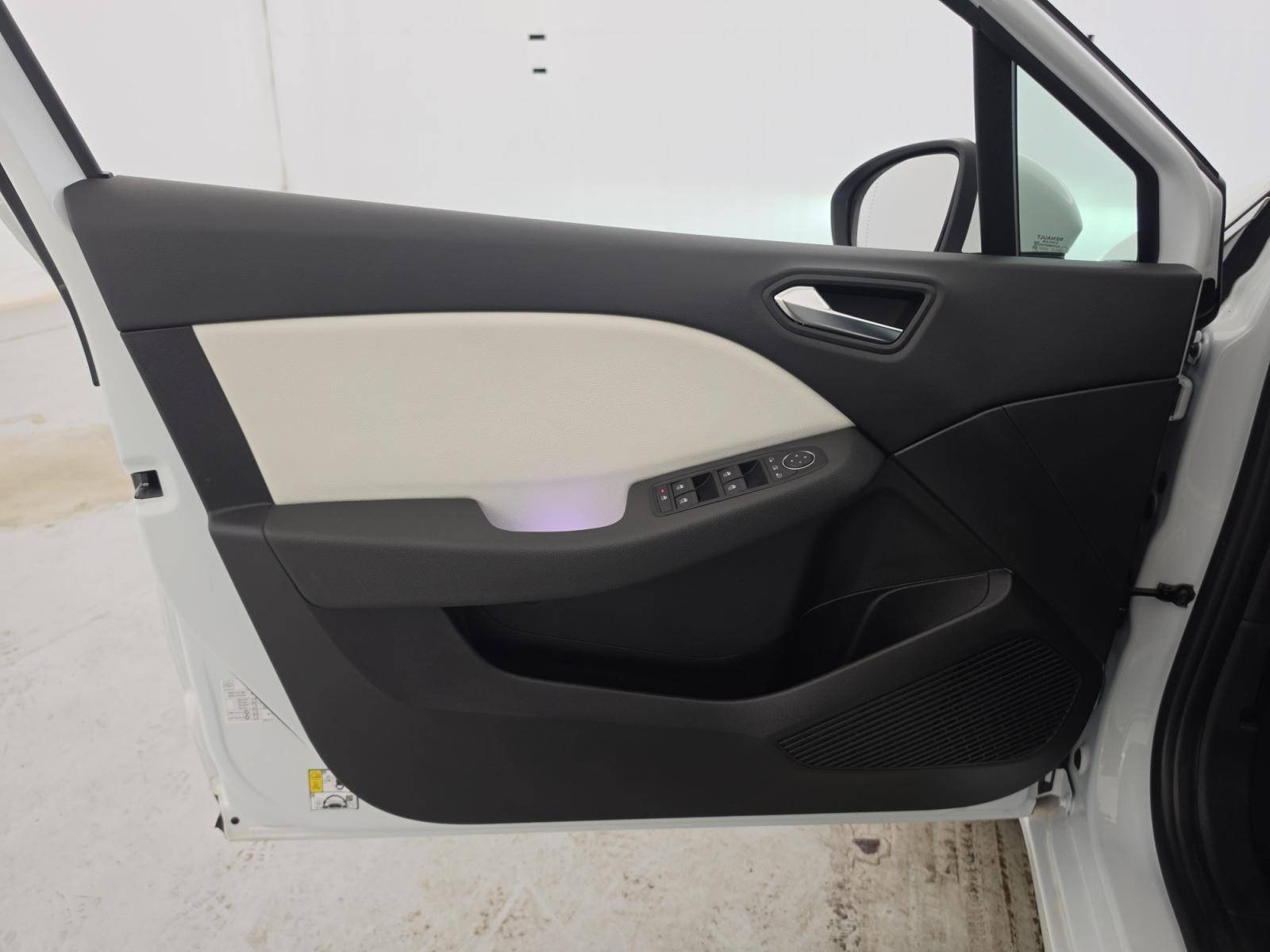 Vente en ligne Renault Clio 5 Clio TCe 90 - 21N au prix de 14 260 €