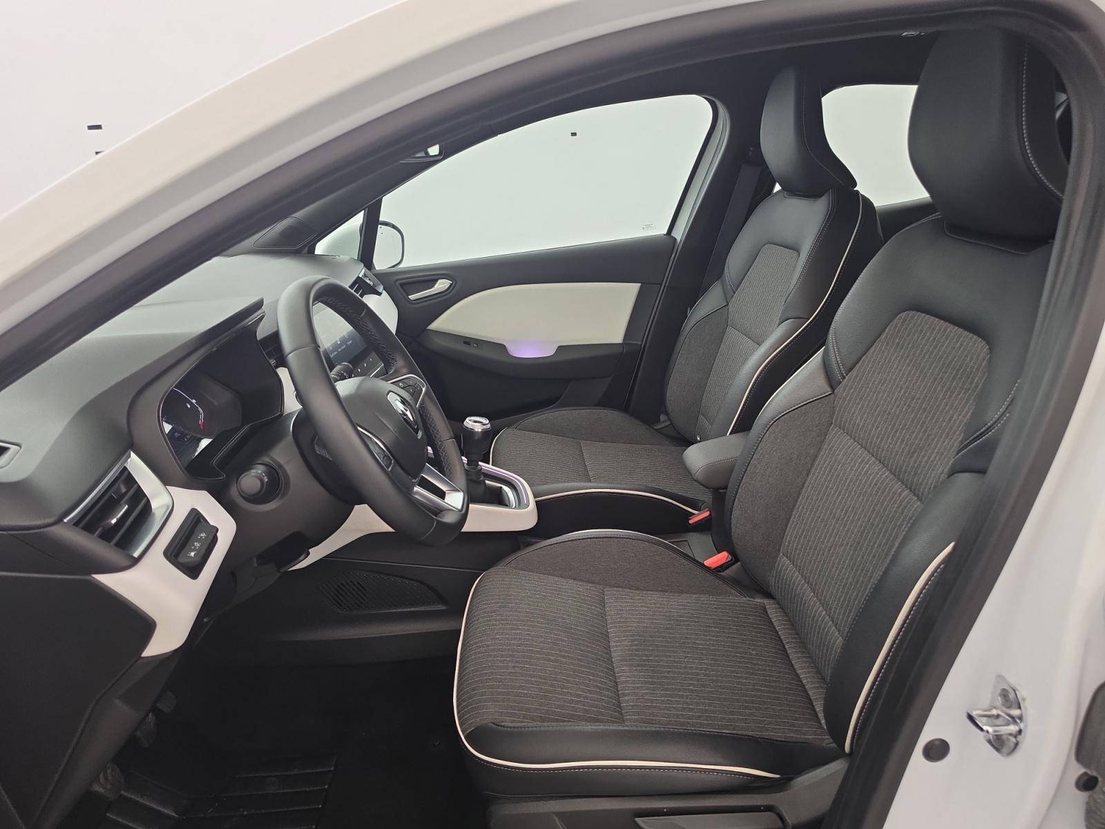 Vente en ligne Renault Clio 5 Clio TCe 90 - 21N au prix de 14 260 €
