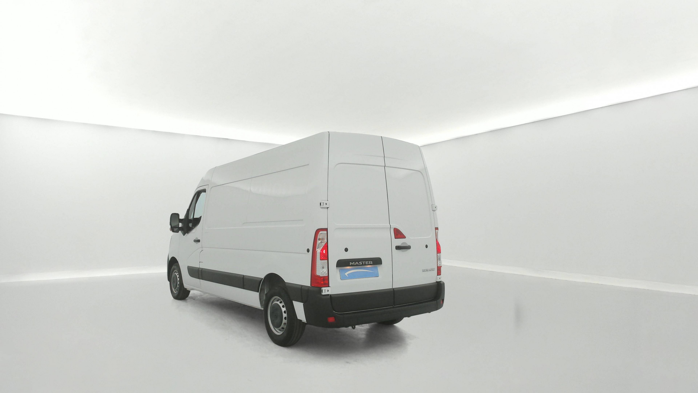 Vente en ligne Renault Master Fourgon MASTER FGN TRAC F3500 L2H2 BLUE DCI 135 au prix de 21 990 €