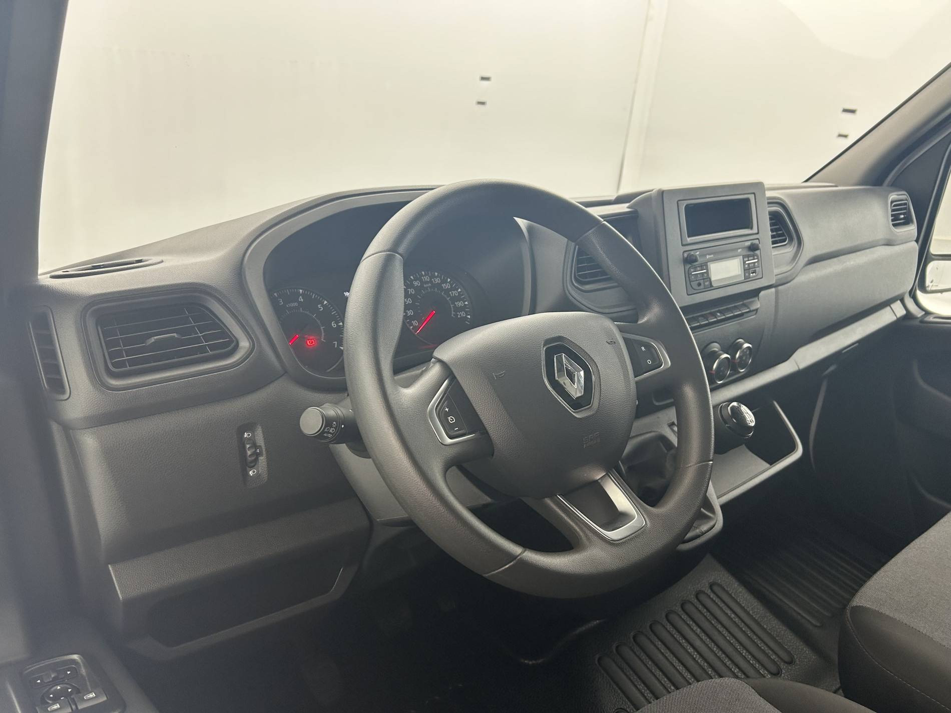Vente en ligne Renault Master Fourgon MASTER FGN TRAC F3500 L2H2 BLUE DCI 135 au prix de 21 990 €