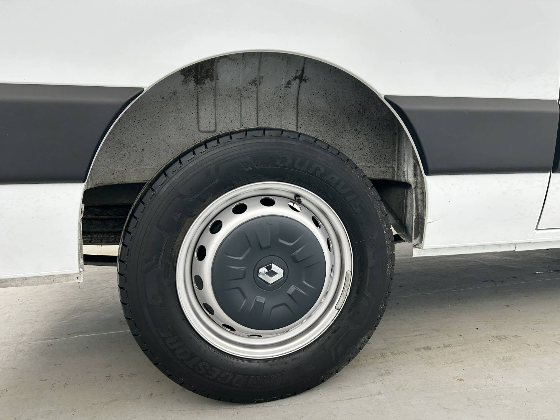 Vente en ligne Renault Master Fourgon MASTER FGN TRAC F3500 L2H2 BLUE DCI 135 au prix de 21 990 €