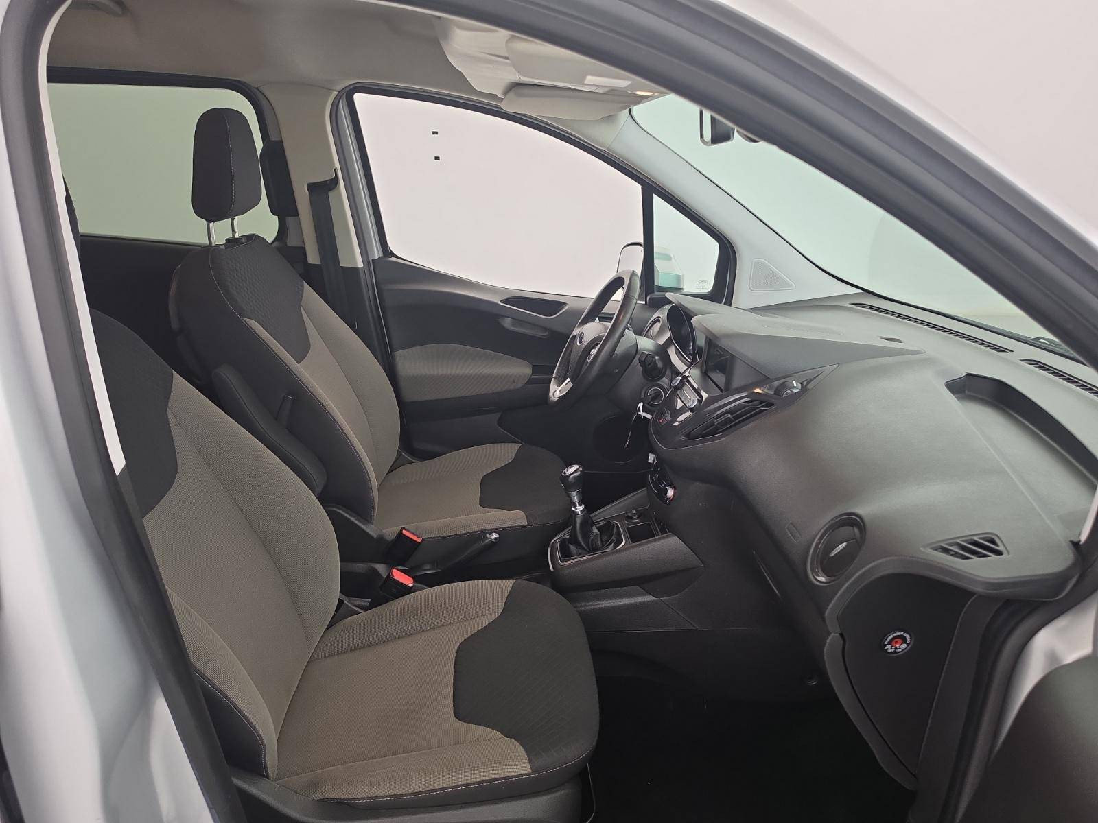 Vente en ligne Ford Tourneo Courier  1.5 TDCI 100 BV6 S&S au prix de 13 990 €