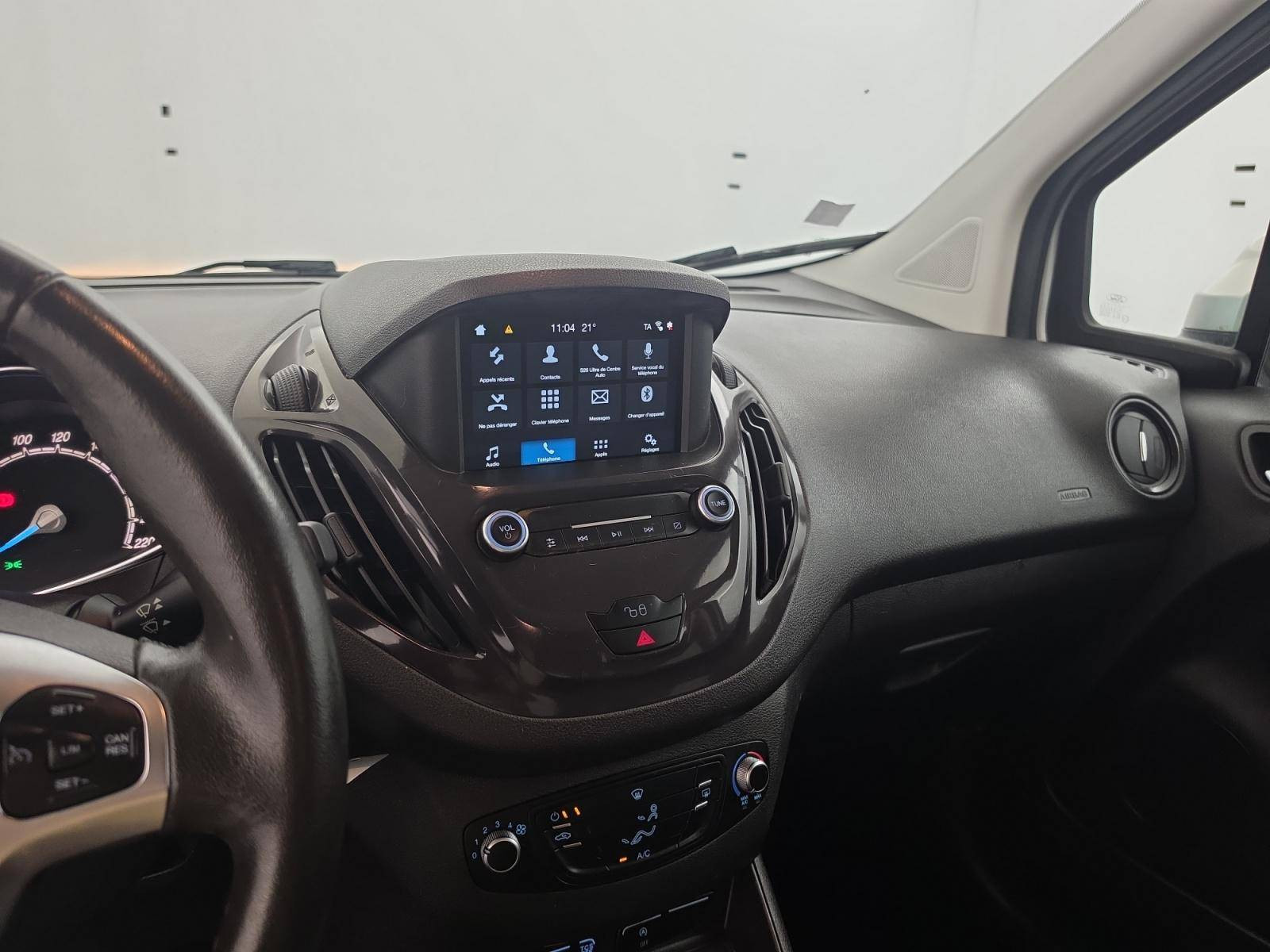 Vente en ligne Ford Tourneo Courier  1.5 TDCI 100 BV6 S&S au prix de 13 990 €