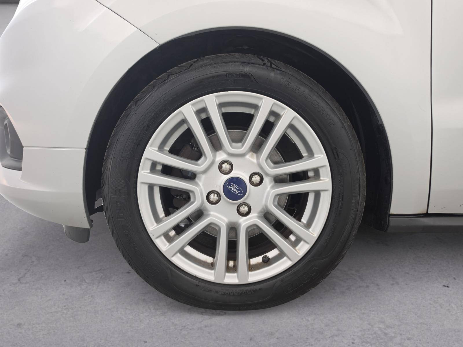 Vente en ligne Ford Tourneo Courier  1.5 TDCI 100 BV6 S&S au prix de 13 990 €
