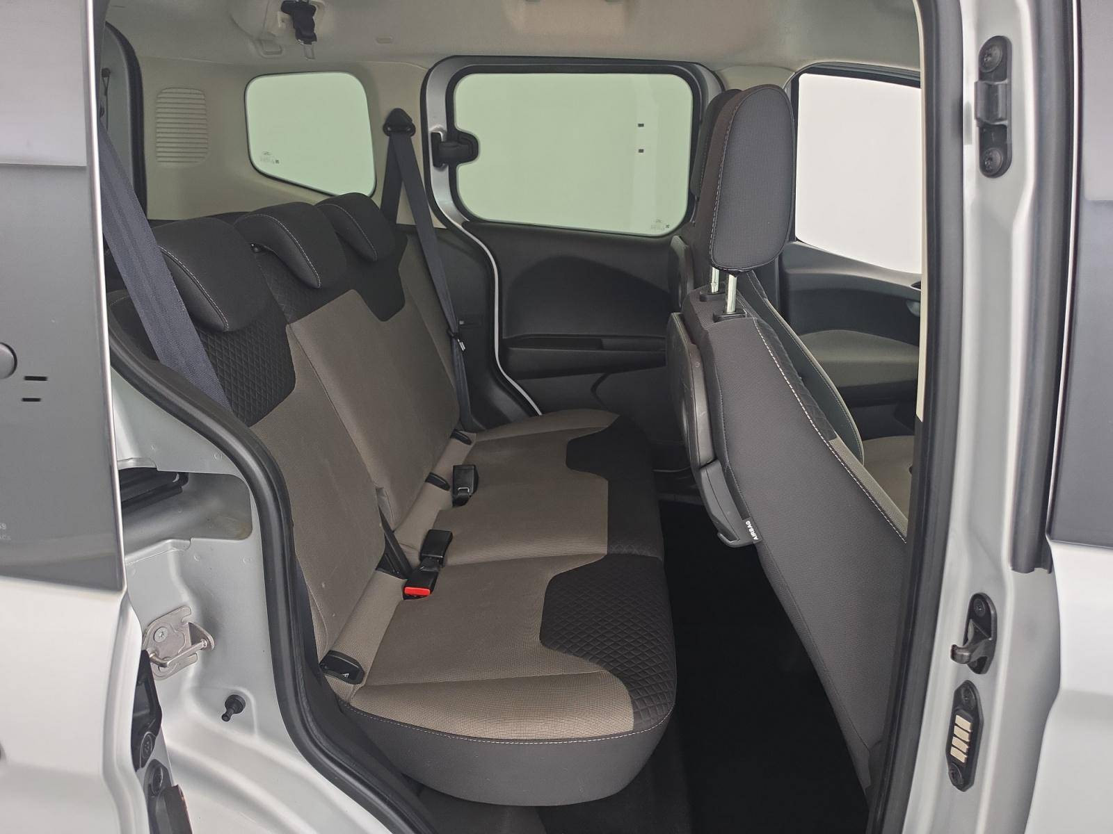 Vente en ligne Ford Tourneo Courier  1.5 TDCI 100 BV6 S&S au prix de 13 990 €