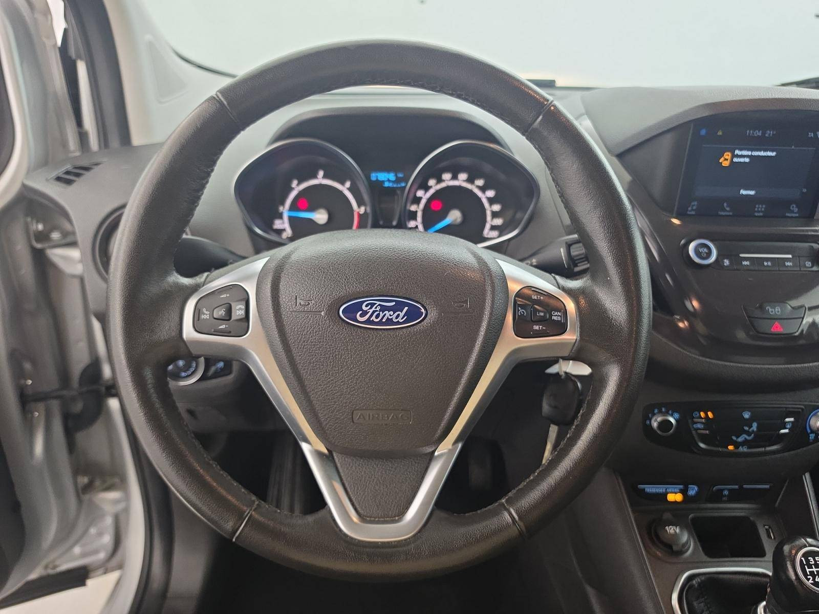 Vente en ligne Ford Tourneo Courier  1.5 TDCI 100 BV6 S&S au prix de 13 990 €