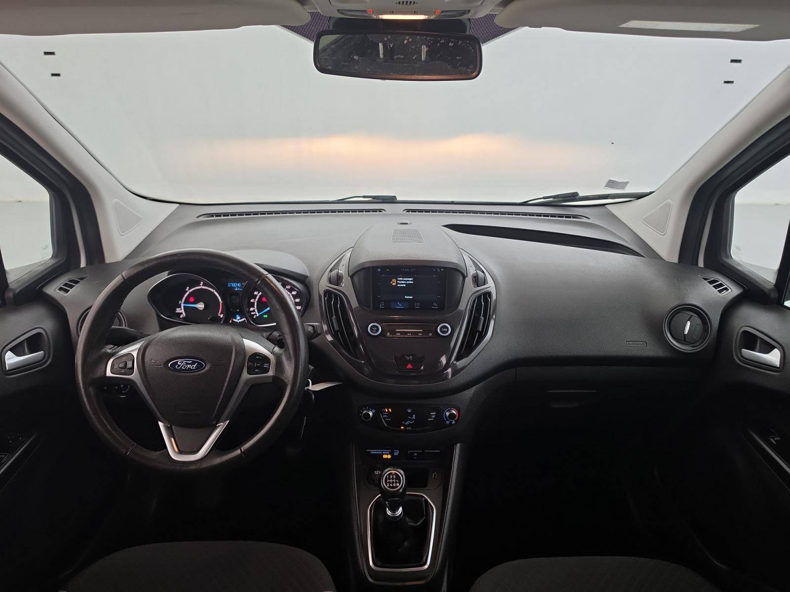 Vente en ligne Ford Tourneo Courier  1.5 TDCI 100 BV6 S&S au prix de 13 990 €