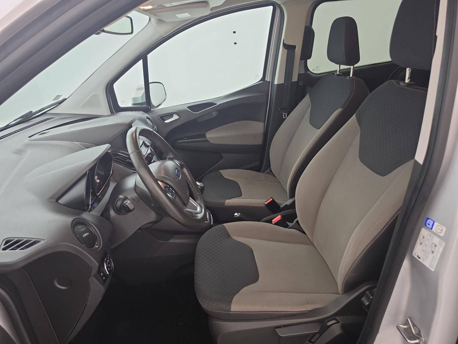 Vente en ligne Ford Tourneo Courier  1.5 TDCI 100 BV6 S&S au prix de 13 990 €