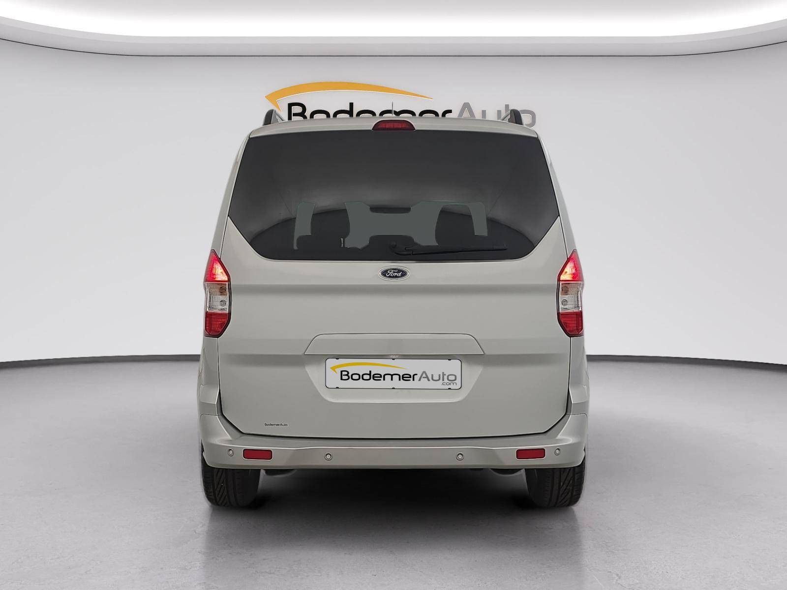 Vente en ligne Ford Tourneo Courier  1.5 TDCI 100 BV6 S&S au prix de 13 990 €