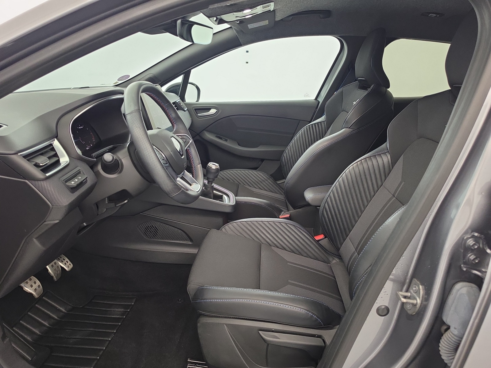 Vente en ligne Renault Clio 5 Clio TCe 90 au prix de 17 990 €