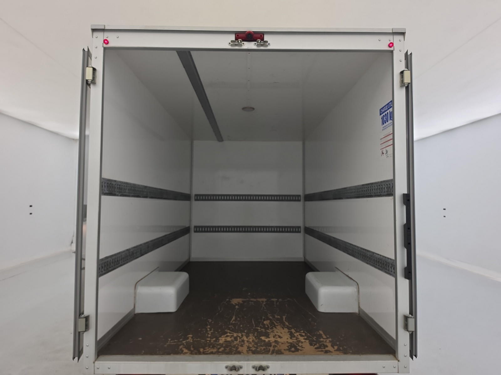 Vente en ligne Renault Master 3 Châssis Cabine MASTER TRAC F3500 BLUE DCI 145 EURO VI GRAND VOLUME 20M au prix de 28 900 €