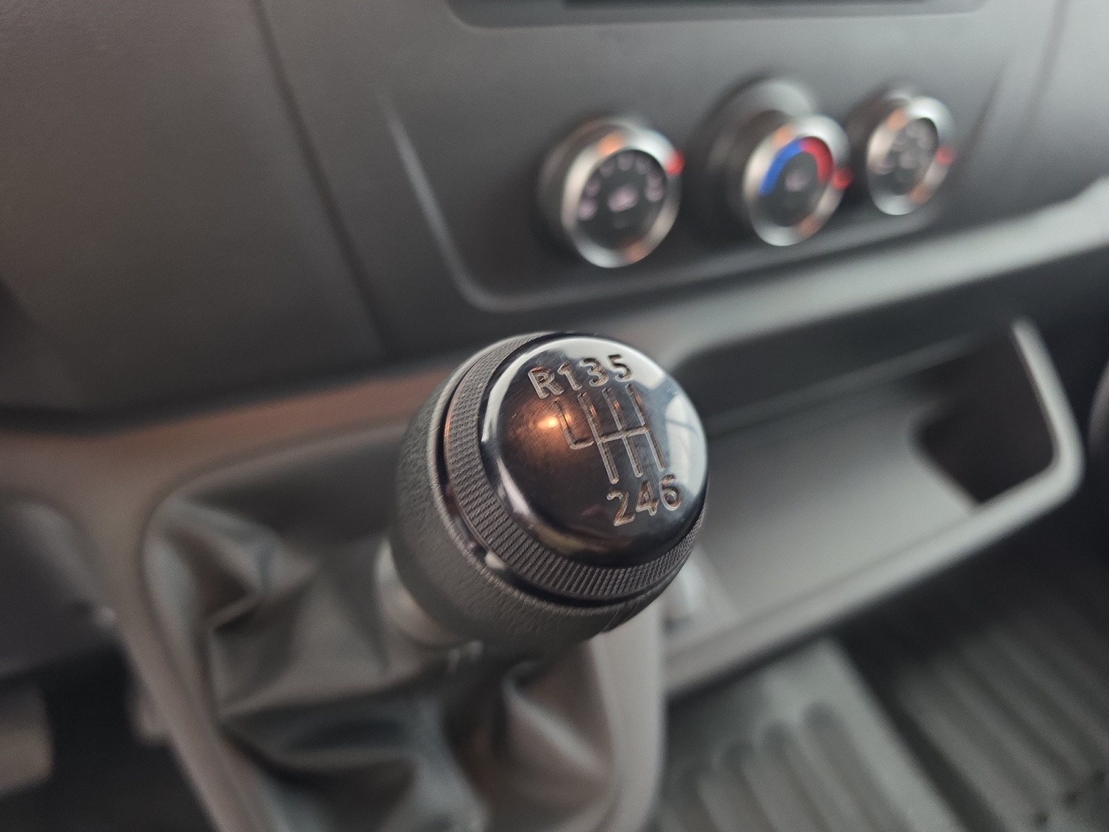 Vente en ligne Renault Master 3 Châssis Cabine MASTER TRAC F3500 BLUE DCI 145 EURO VI GRAND VOLUME 20M au prix de 28 900 €