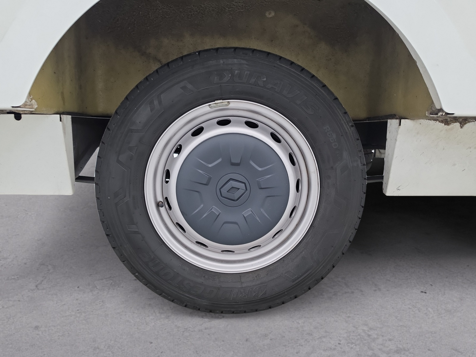 Vente en ligne Renault Master 3 Châssis Cabine MASTER TRAC F3500 BLUE DCI 145 EURO VI GRAND VOLUME 20M au prix de 28 900 €