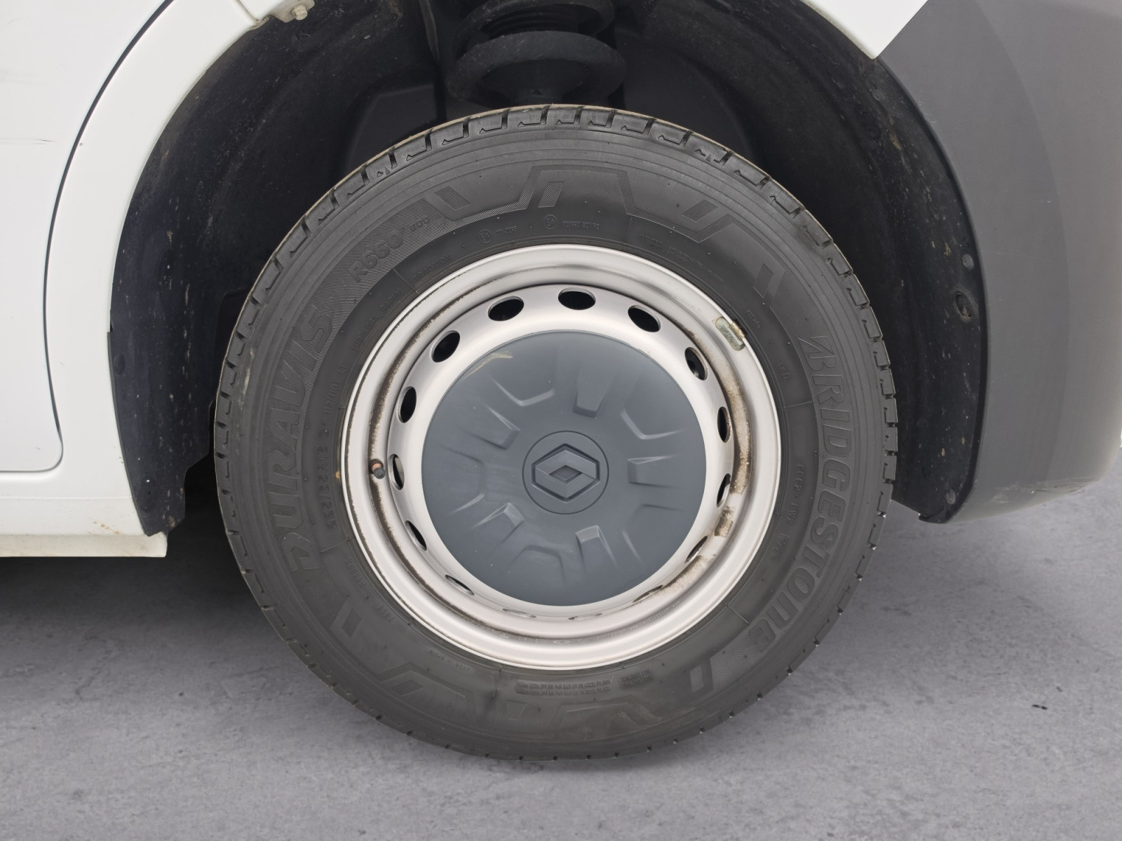 Vente en ligne Renault Master 3 Châssis Cabine MASTER TRAC F3500 BLUE DCI 145 EURO VI GRAND VOLUME 20M au prix de 28 900 €