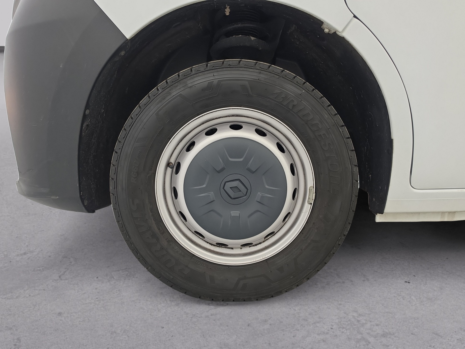 Vente en ligne Renault Master 3 Châssis Cabine MASTER TRAC F3500 BLUE DCI 145 EURO VI GRAND VOLUME 20M au prix de 28 900 €