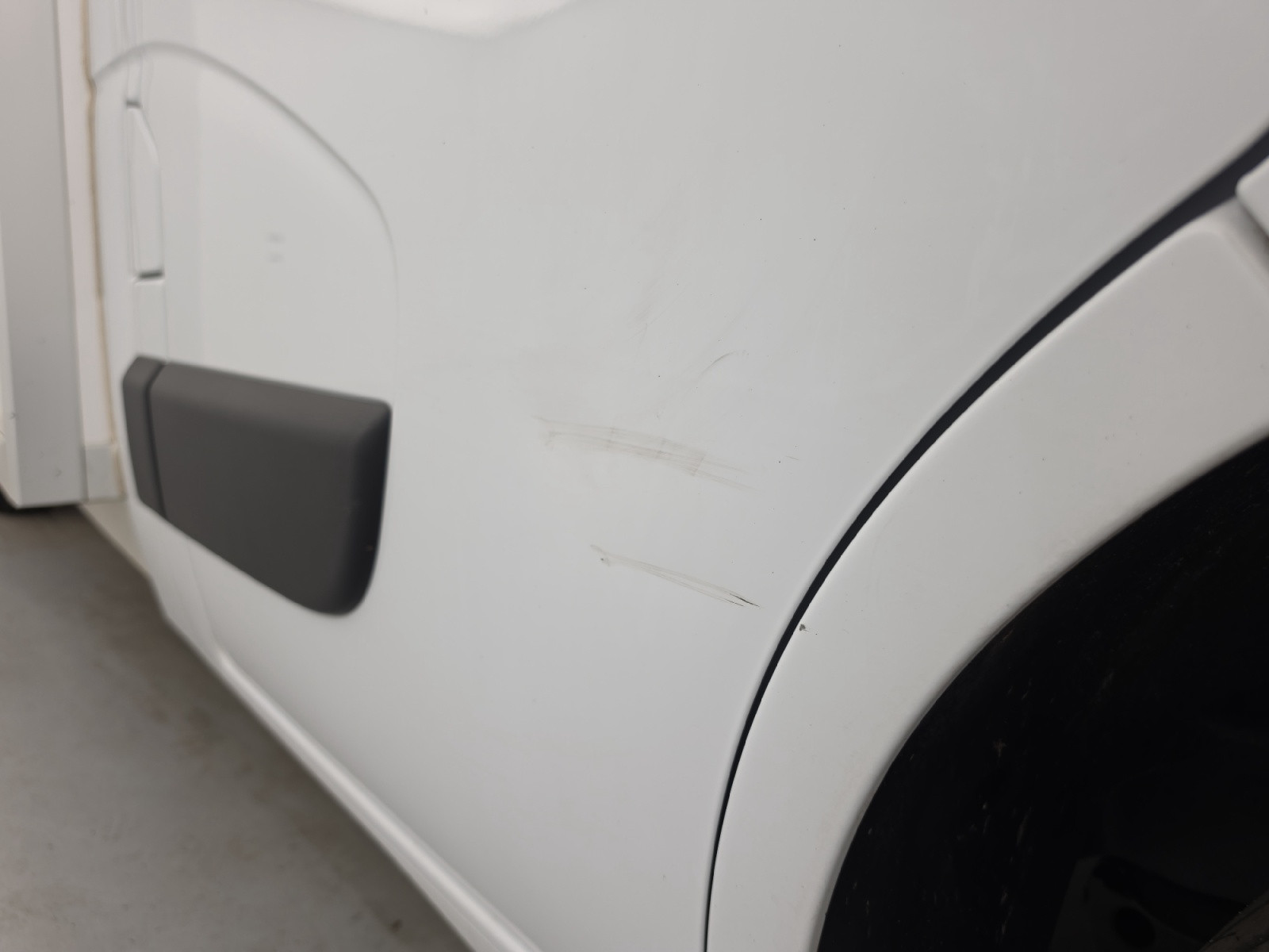 Vente en ligne Renault Master 3 Châssis Cabine MASTER TRAC F3500 BLUE DCI 145 EURO VI GRAND VOLUME 20M au prix de 28 900 €