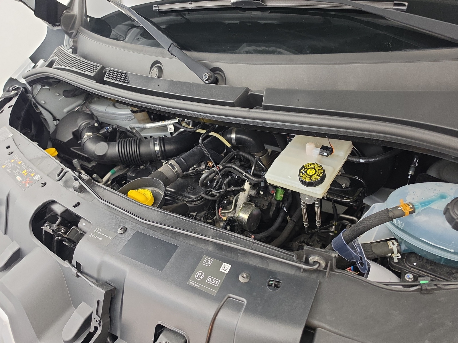 Vente en ligne Renault Master 3 Châssis Cabine MASTER TRAC F3500 BLUE DCI 145 EURO VI GRAND VOLUME 20M au prix de 28 900 €