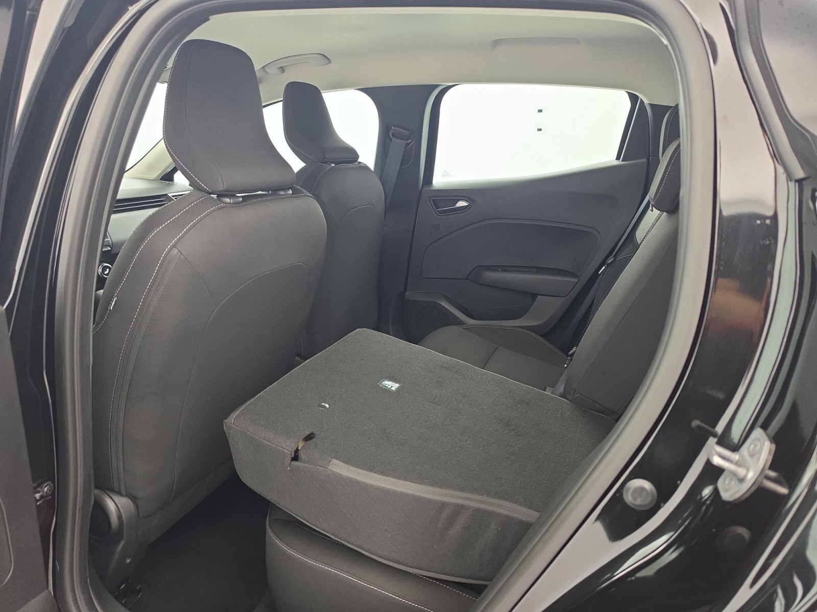 Vente en ligne Renault Clio 5 Clio E-Tech full hybrid 145 ch GSR2 au prix de 19 490 €