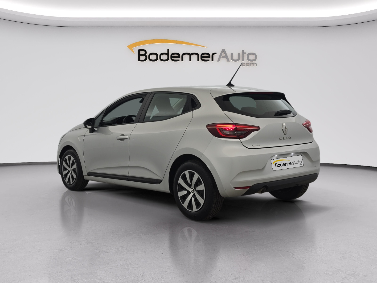 Vente en ligne Renault Clio 5 Clio TCe 90 au prix de 14 400 €