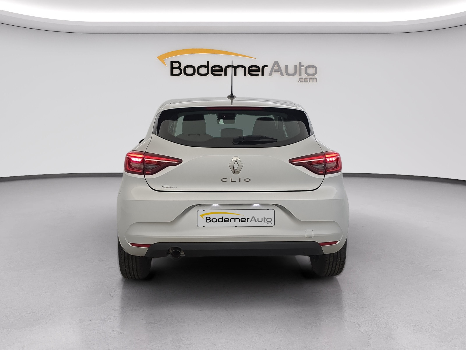Vente en ligne Renault Clio 5 Clio TCe 90 au prix de 14 400 €