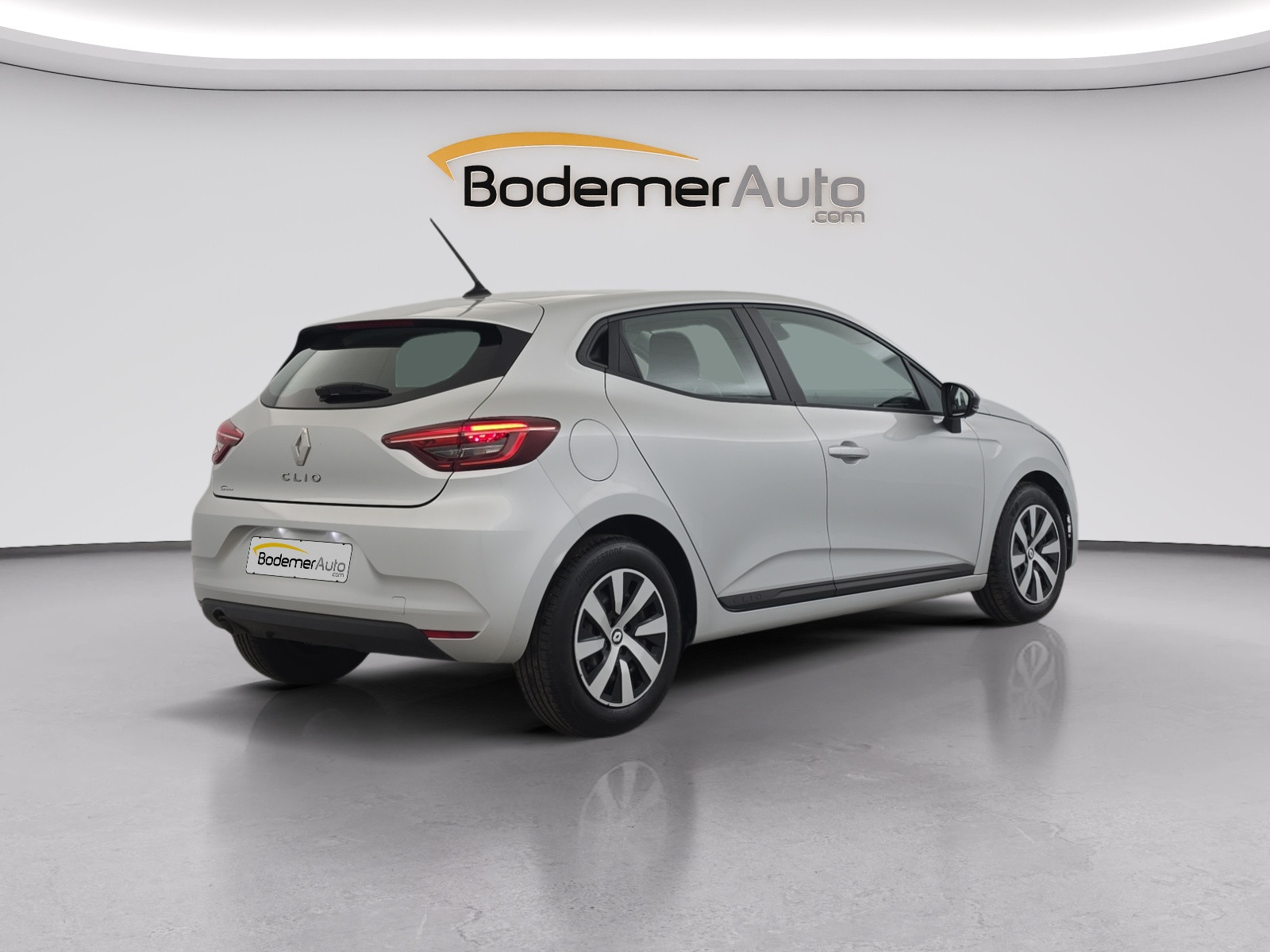 Vente en ligne Renault Clio 5 Clio TCe 90 au prix de 14 400 €