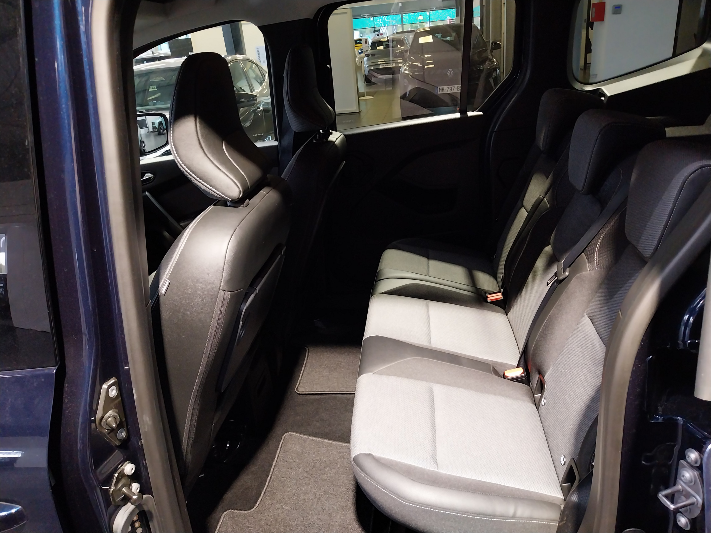 Vente en ligne Renault Kangoo  Blue dCi 115 auto au prix de 34 990 €