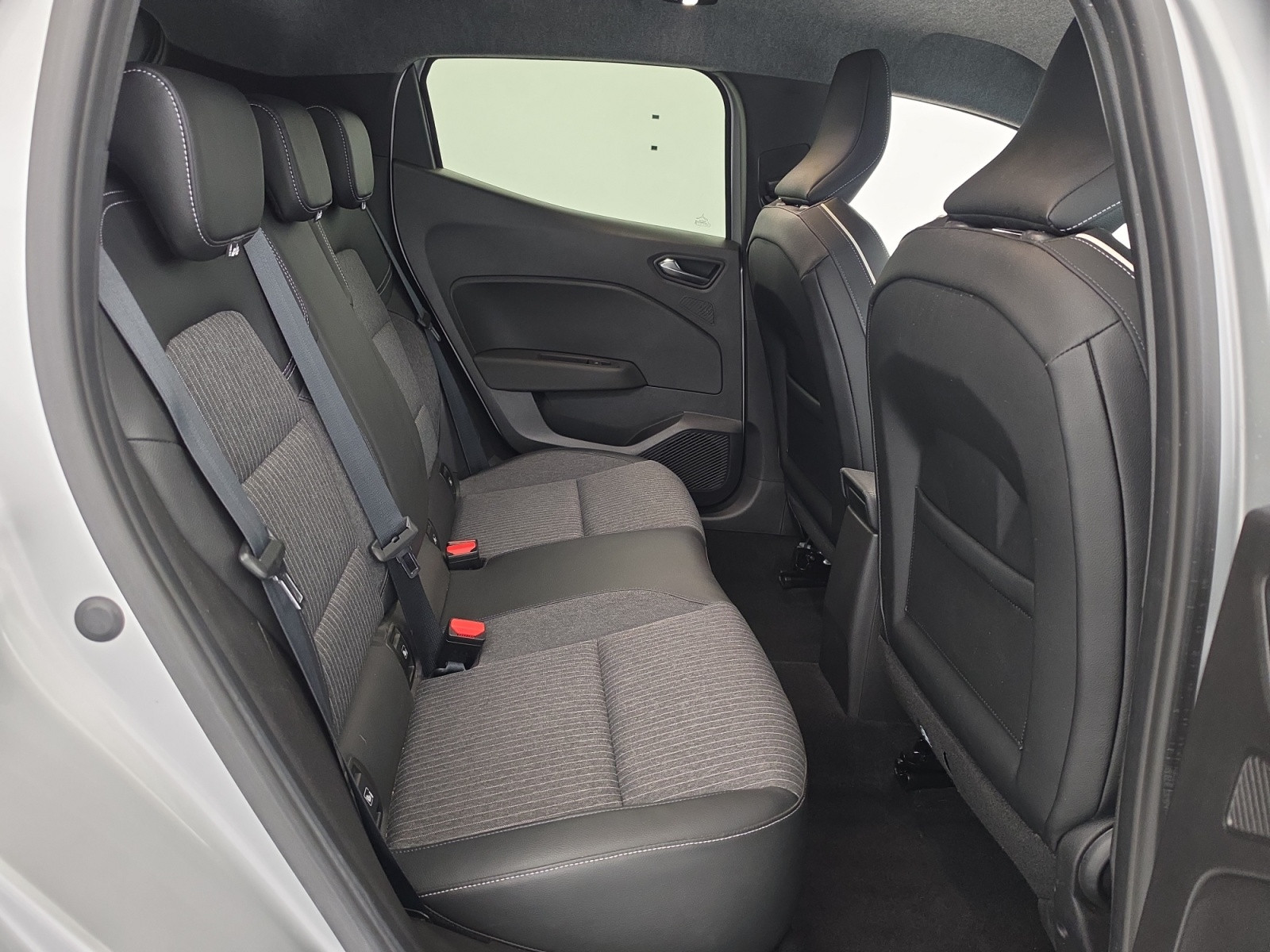 Vente en ligne Renault Clio 5 Clio TCe 90 au prix de 14 990 €
