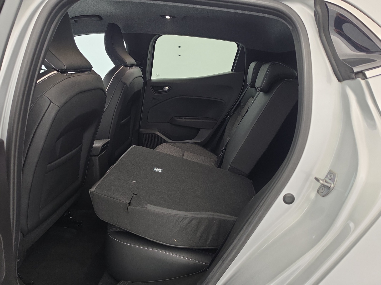 Vente en ligne Renault Clio 5 Clio TCe 90 au prix de 14 990 €